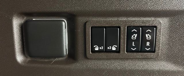 Used 2021 Chevrolet Tahoe LT w/ LT Signature Package image 41