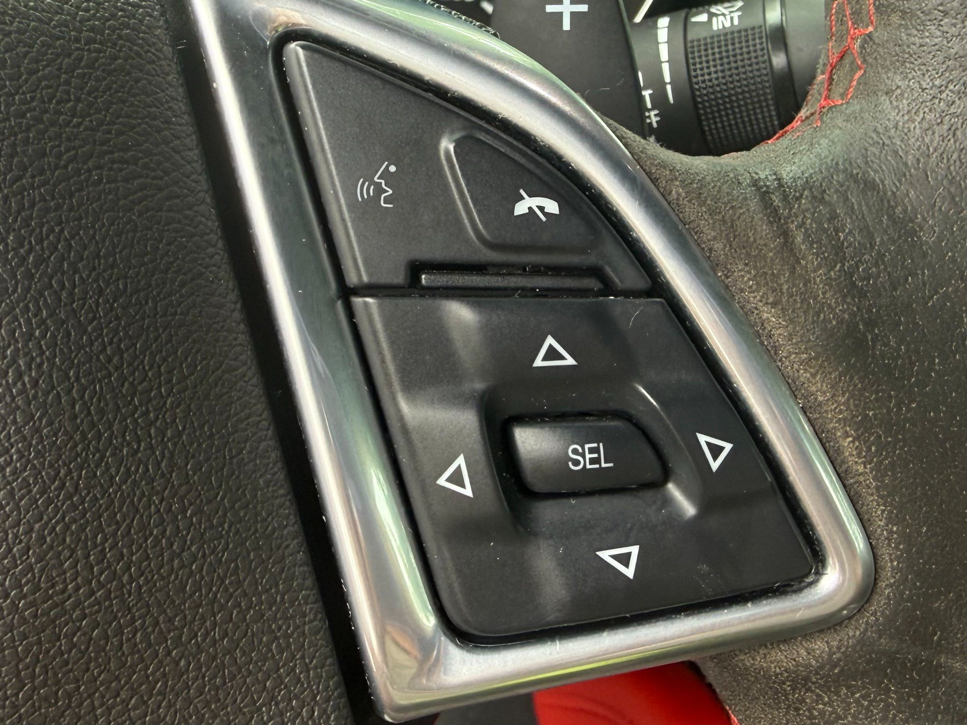 Used 2020 Chevrolet Camaro ZL1 RWD image 29