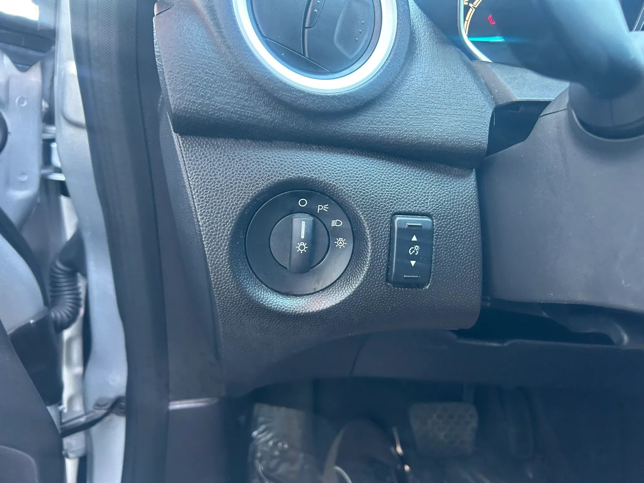 Used 2015 Ford Fiesta SE FWD image 14