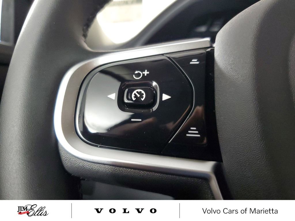 New 2025 Volvo XC90 B6 Core w/ Climate Package image 26