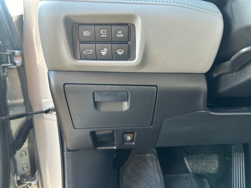 Certified 2022 Toyota Highlander Platinum image 35