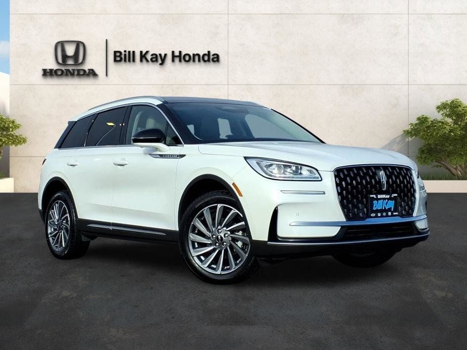 Used 2023 Lincoln Corsair Reserve w/ Equipment Group 201A image 5