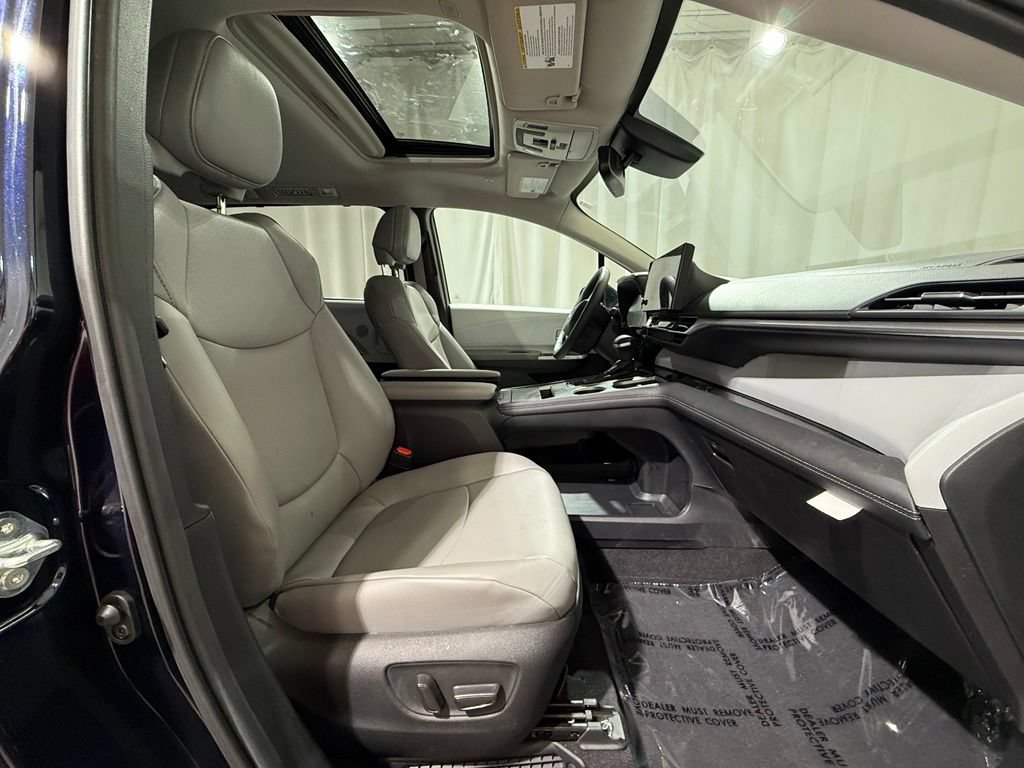 Certified 2025 Toyota Sienna XLE w/ XLE Plus Package AWD/4WD image 24