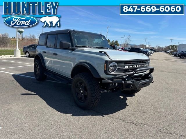 Used 2024 Ford Bronco Black Diamond image 3