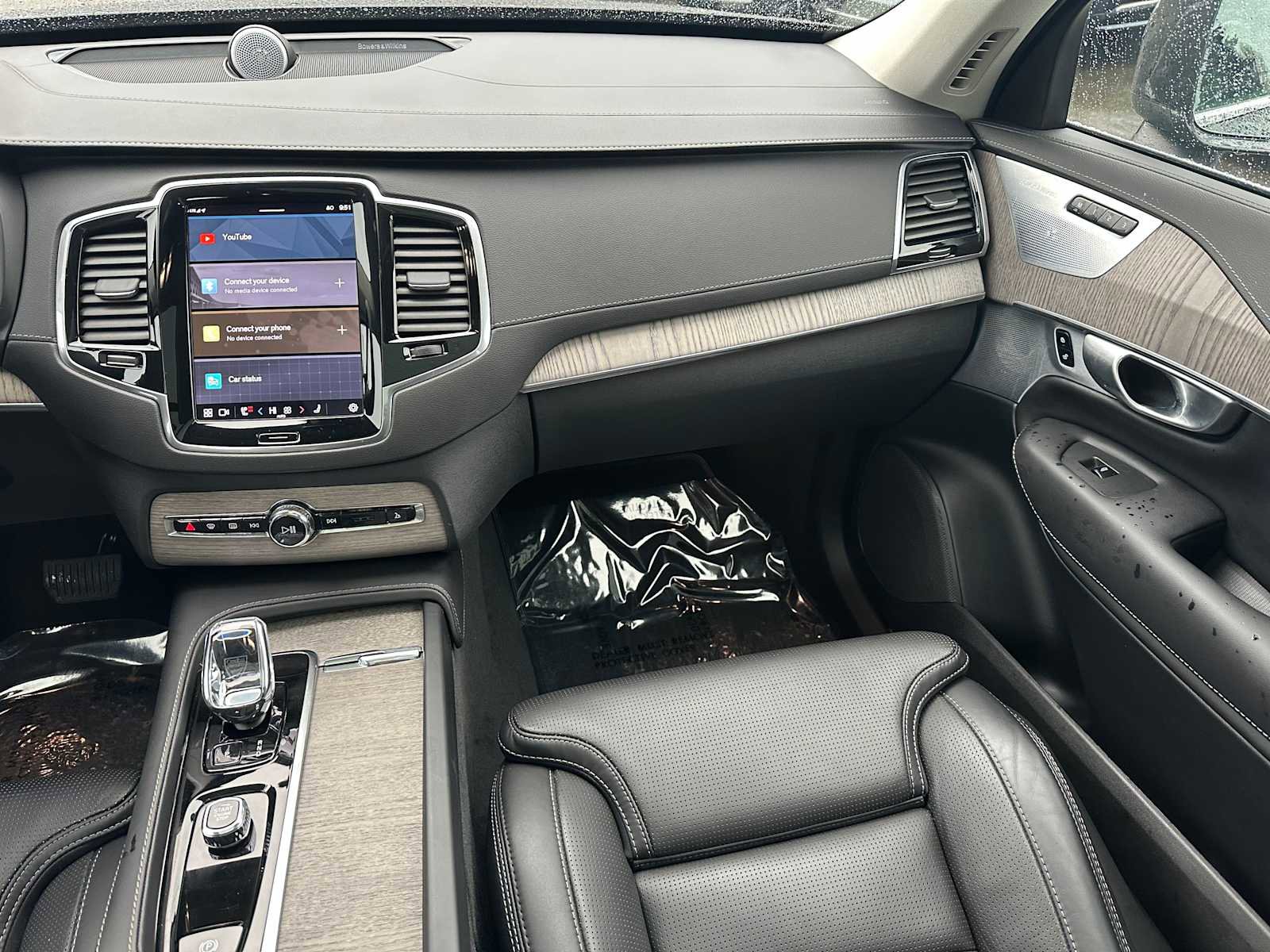 Certified 2024 Volvo XC90 T8 Ultimate image 19