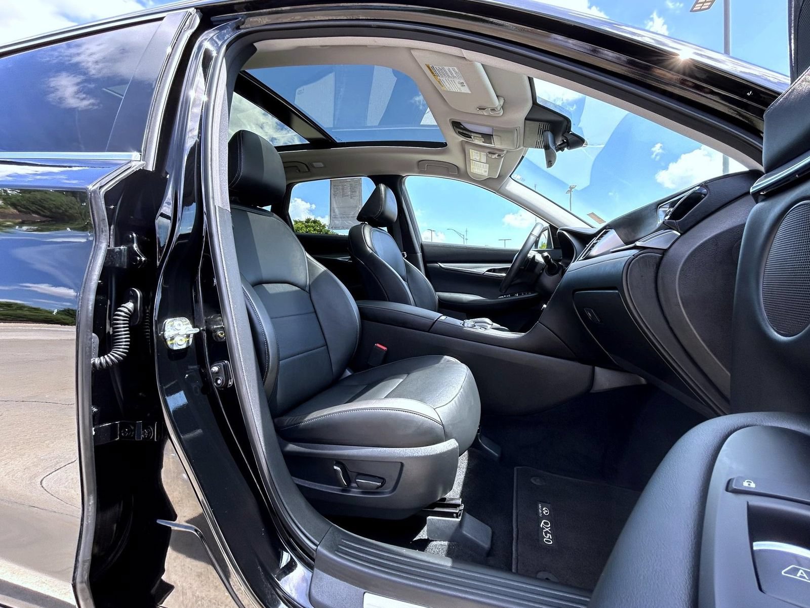 Certified 2025 INFINITI QX50 Luxe AWD/4WD image 15