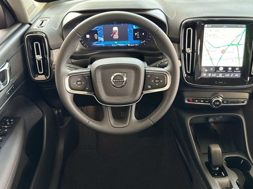 New 2026 Volvo XC40 B5 Core w/ Climate Package AWD/4WD image 13