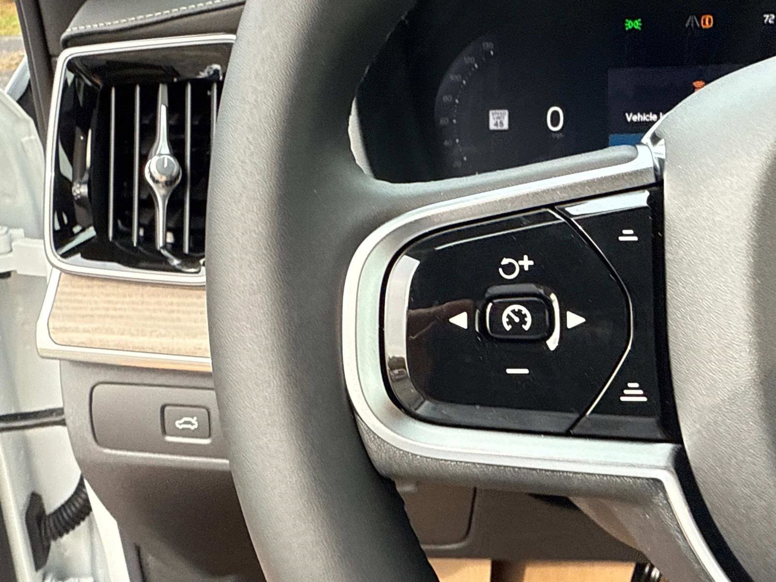 New 2026 Volvo XC90 B6 Plus w/ Protection Package AWD/4WD image 29