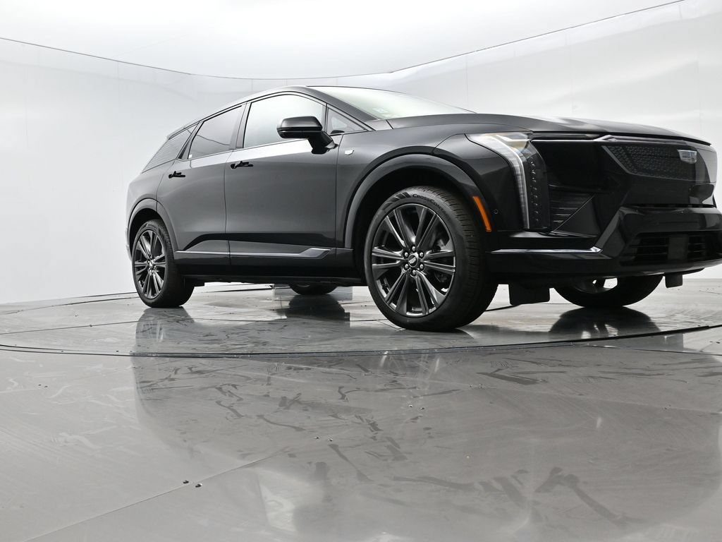 Used 2025 Cadillac Optiq Sport 2 AWD/4WD image 47