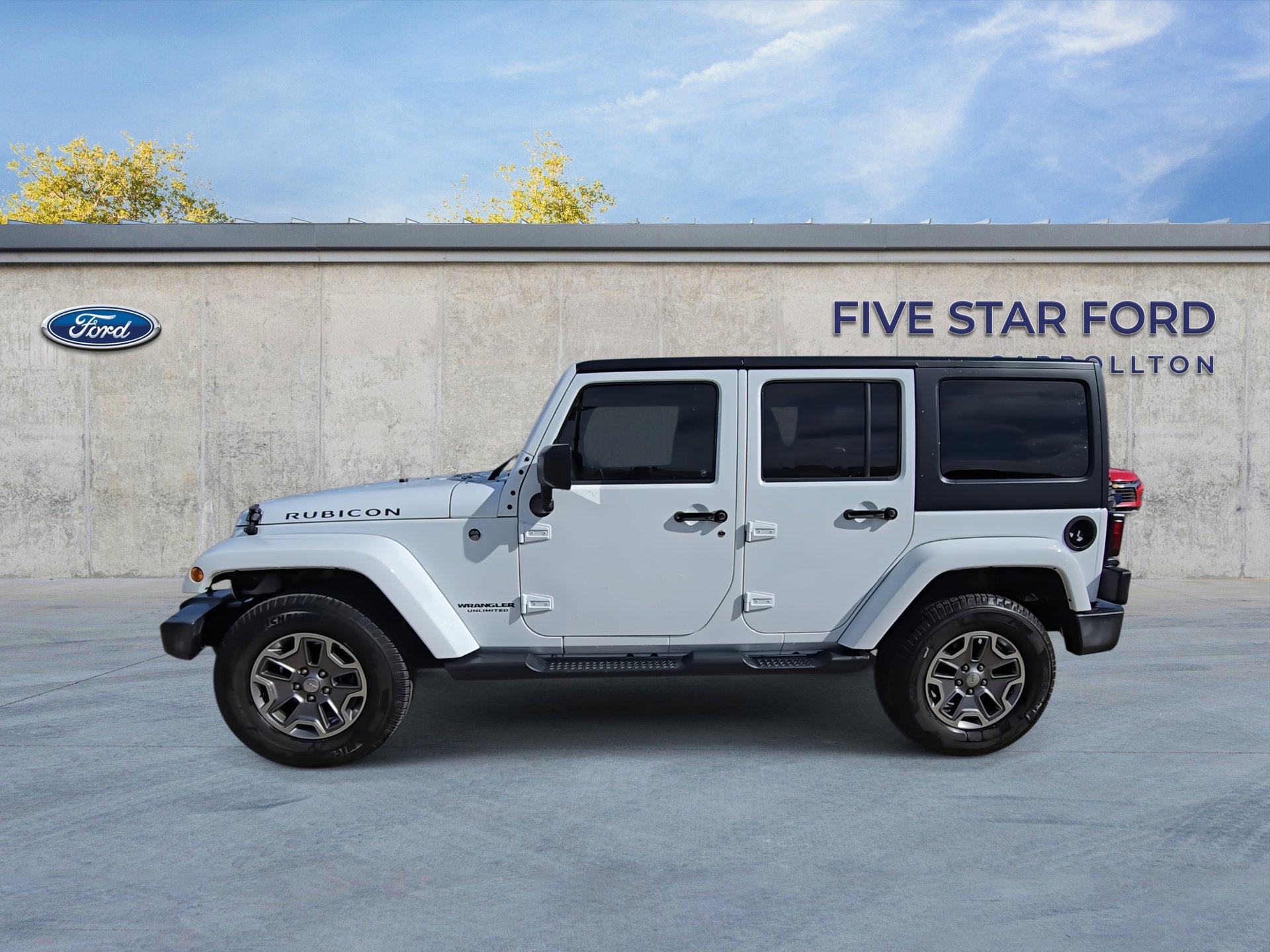 Used 2017 Jeep Wrangler Unlimited Rubicon w/ Connectivity Group image 5