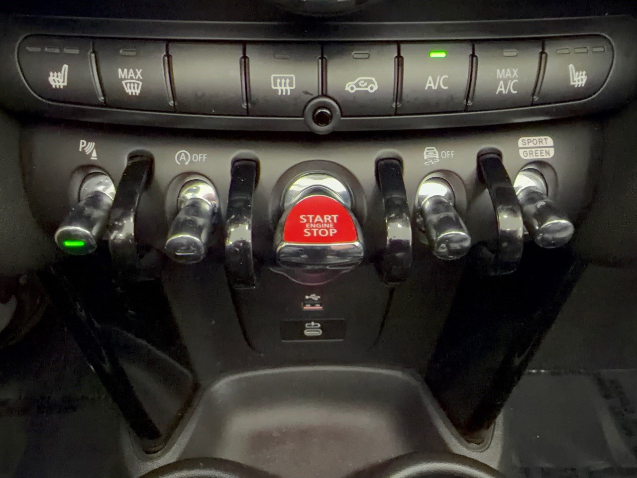 Used 2024 MINI Cooper S w/ Seaside Edition FWD image 20