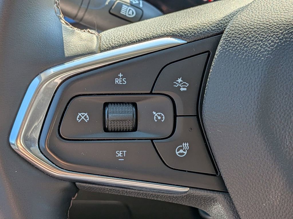 Used 2025 Chevrolet Trax LT w/ LT Convenience Package image 19