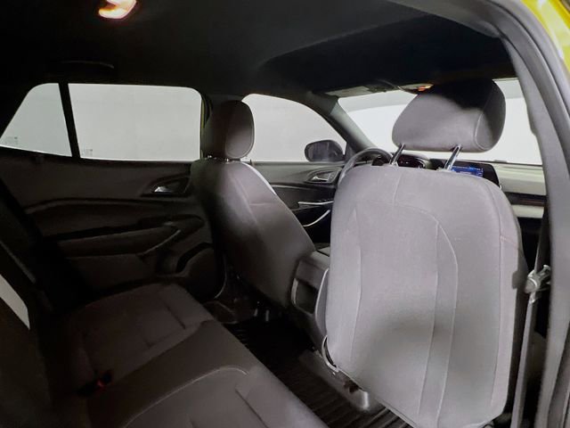 Used 2025 Chevrolet Trax RS w/ Driver Confidence Package image 24