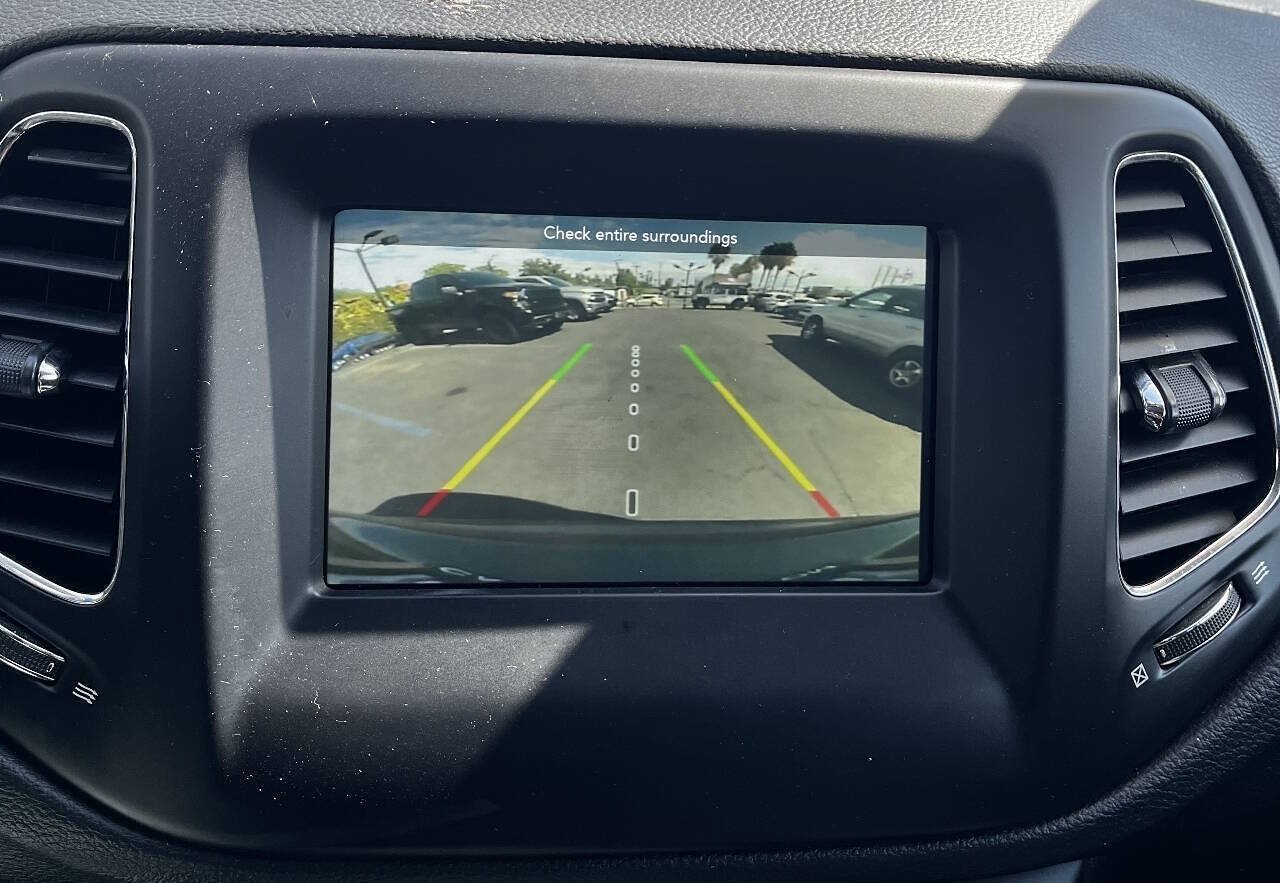 Used 2019 Jeep Compass Latitude AWD/4WD image 19