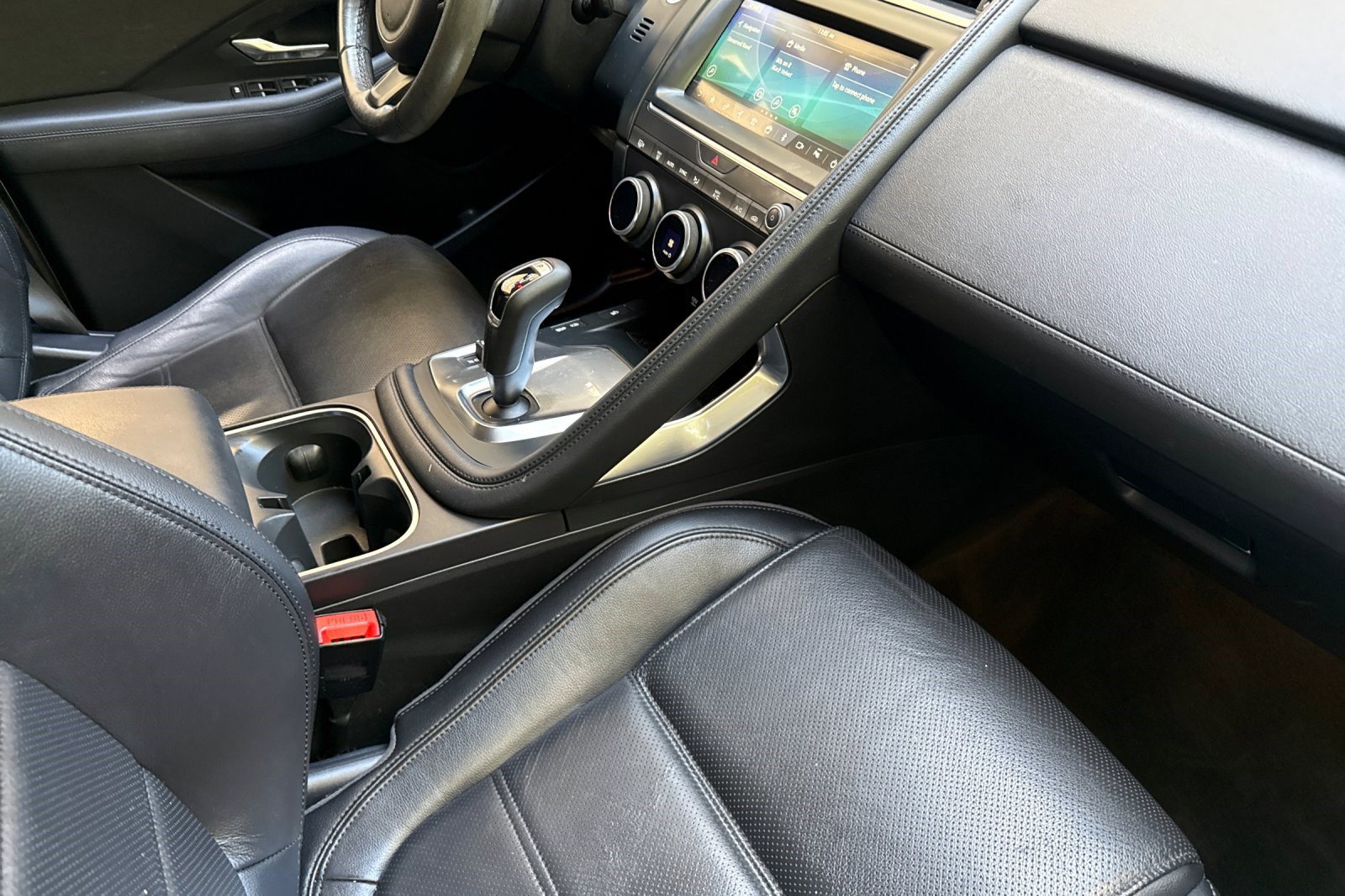 Used 2019 Jaguar E-PACE S AWD/4WD image 32