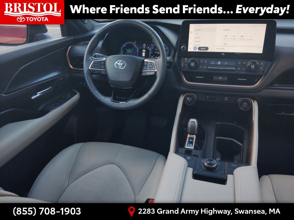 Used 2024 Toyota Grand Highlander AWD Hybrid image 17