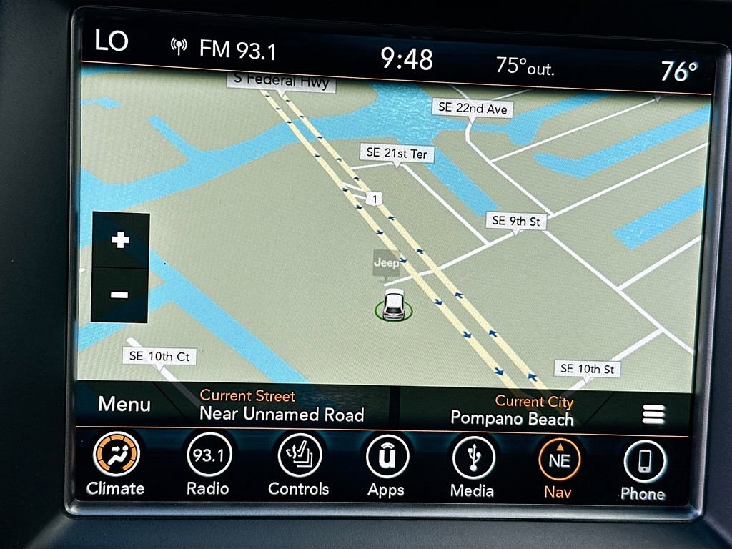 Used 2018 Jeep Grand Cherokee Laredo image 14