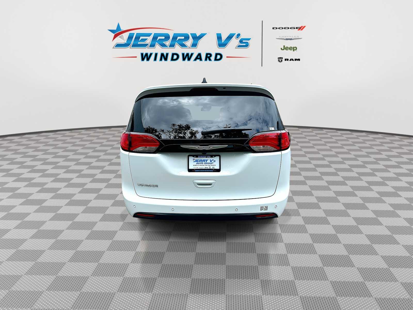 New 2026 Chrysler Voyager LX image 7