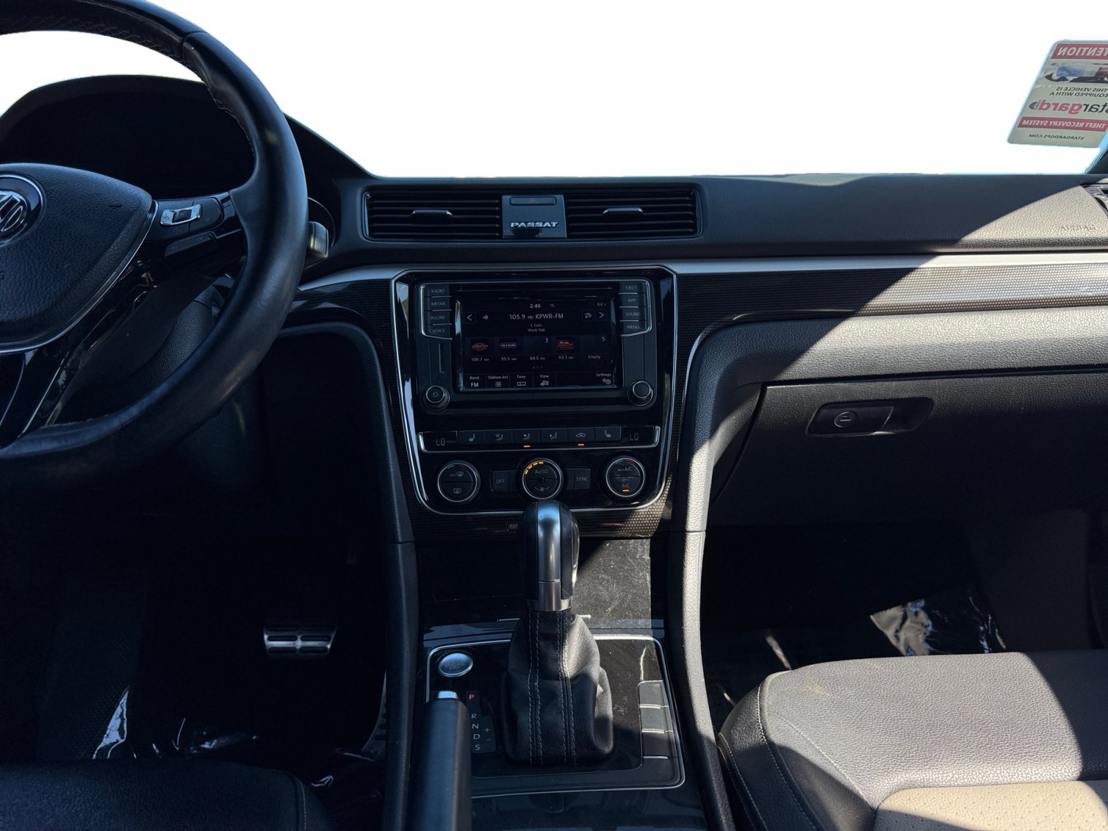 Used 2018 Volkswagen Passat 3.6 FWD image 11