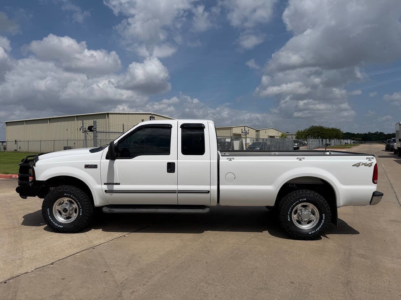 Used 2000 Ford F250 Lariat image 9