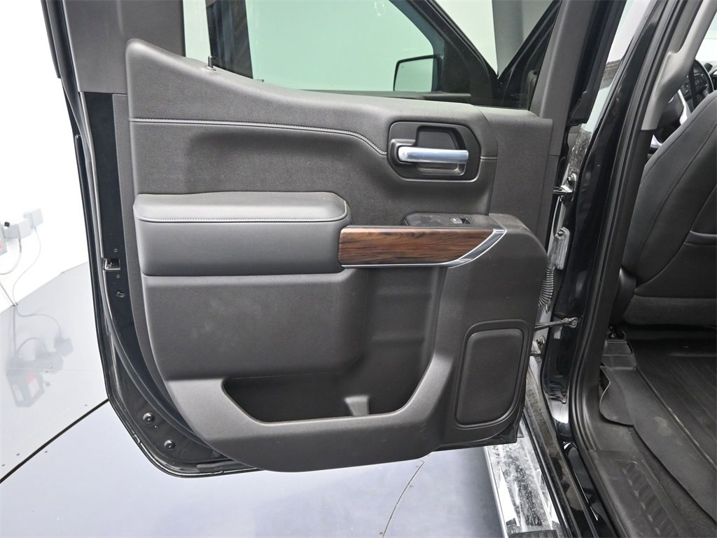 Used 2020 GMC Sierra 1500 SLT w/ SLT Premium Package image 17