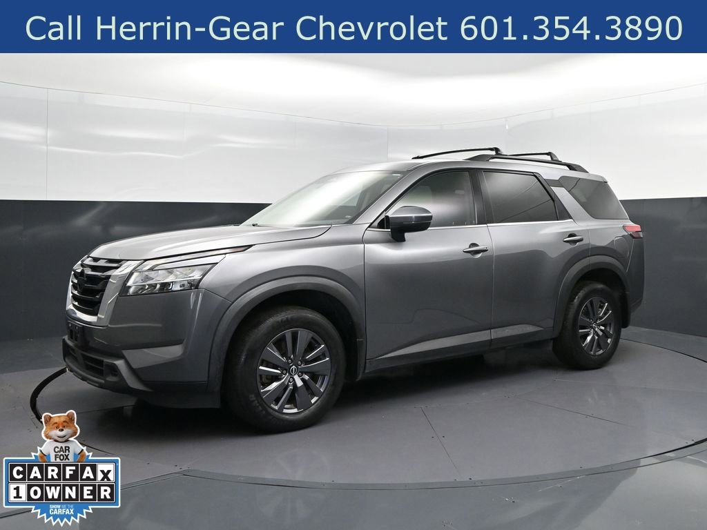 Used 2022 Nissan Pathfinder SV image 3