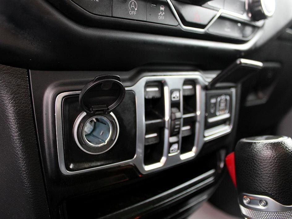 Used 2022 Jeep Wrangler Unlimited Sport image 19