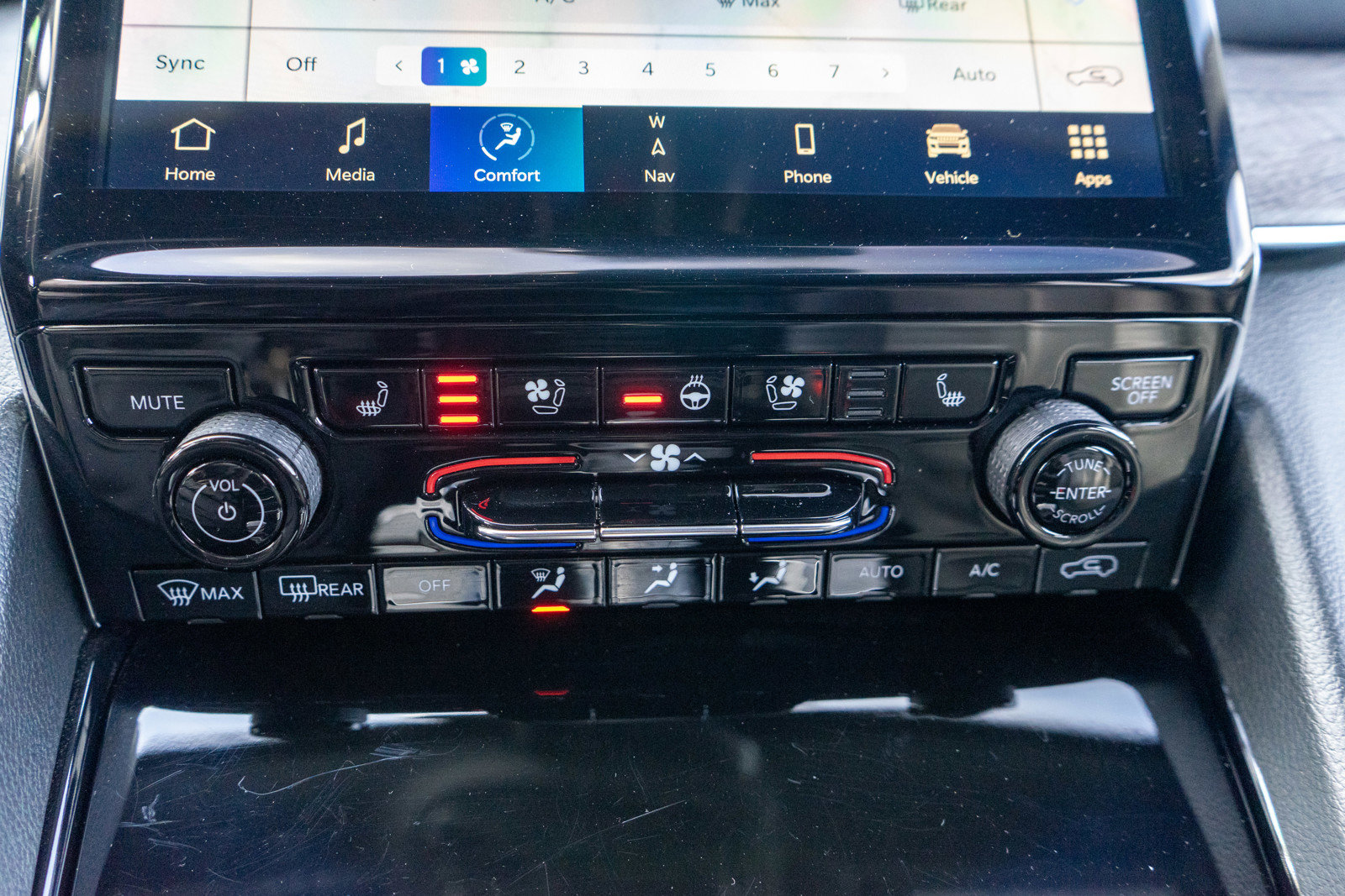 Used 2023 Jeep Grand Cherokee L Overland image 21