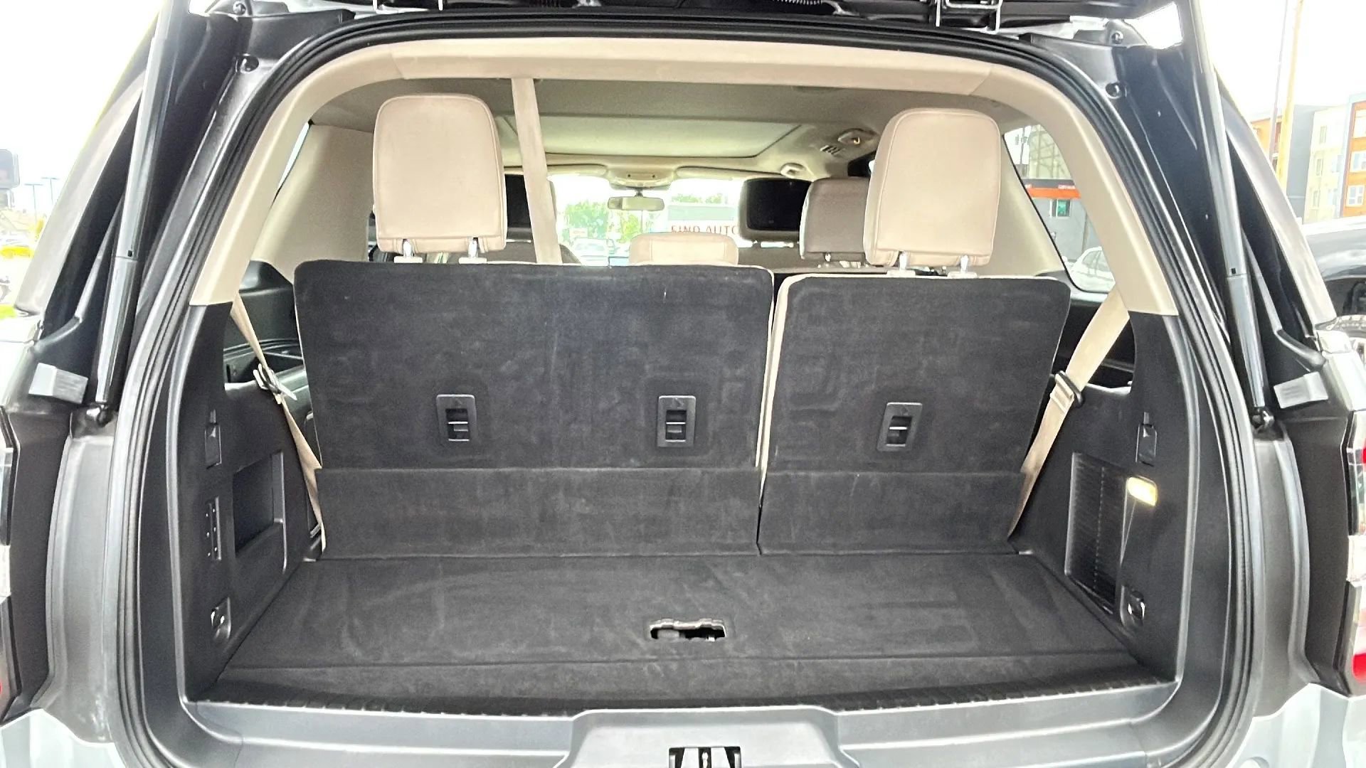 Used 2023 Ford Expedition Limited image 14