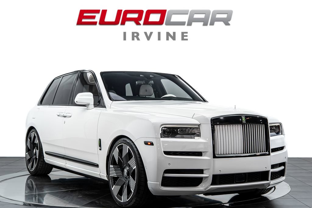 Used 2020 Rolls-Royce Cullinan Black Badge image 9