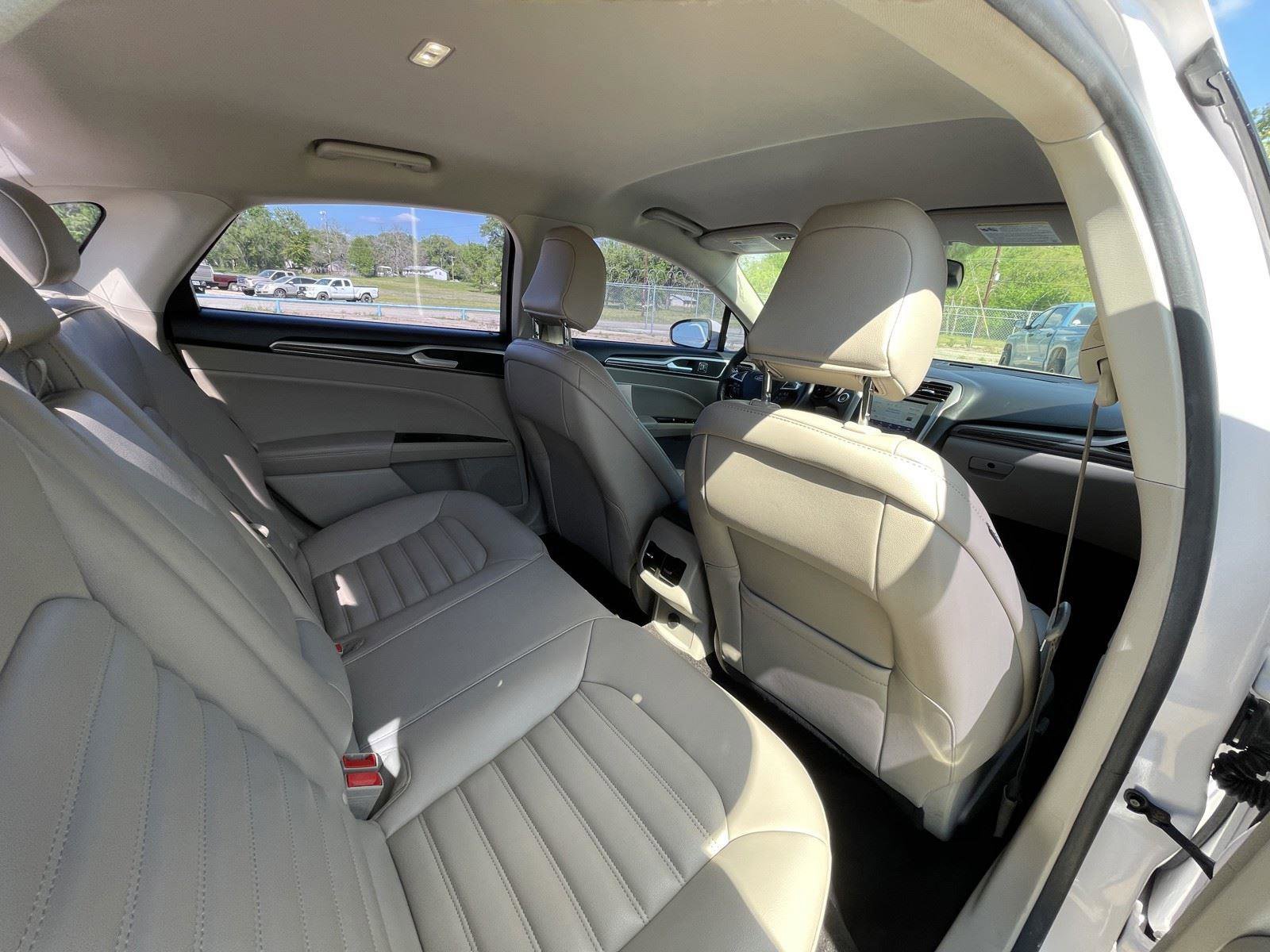 Used 2020 Ford Fusion SEL FWD image 40