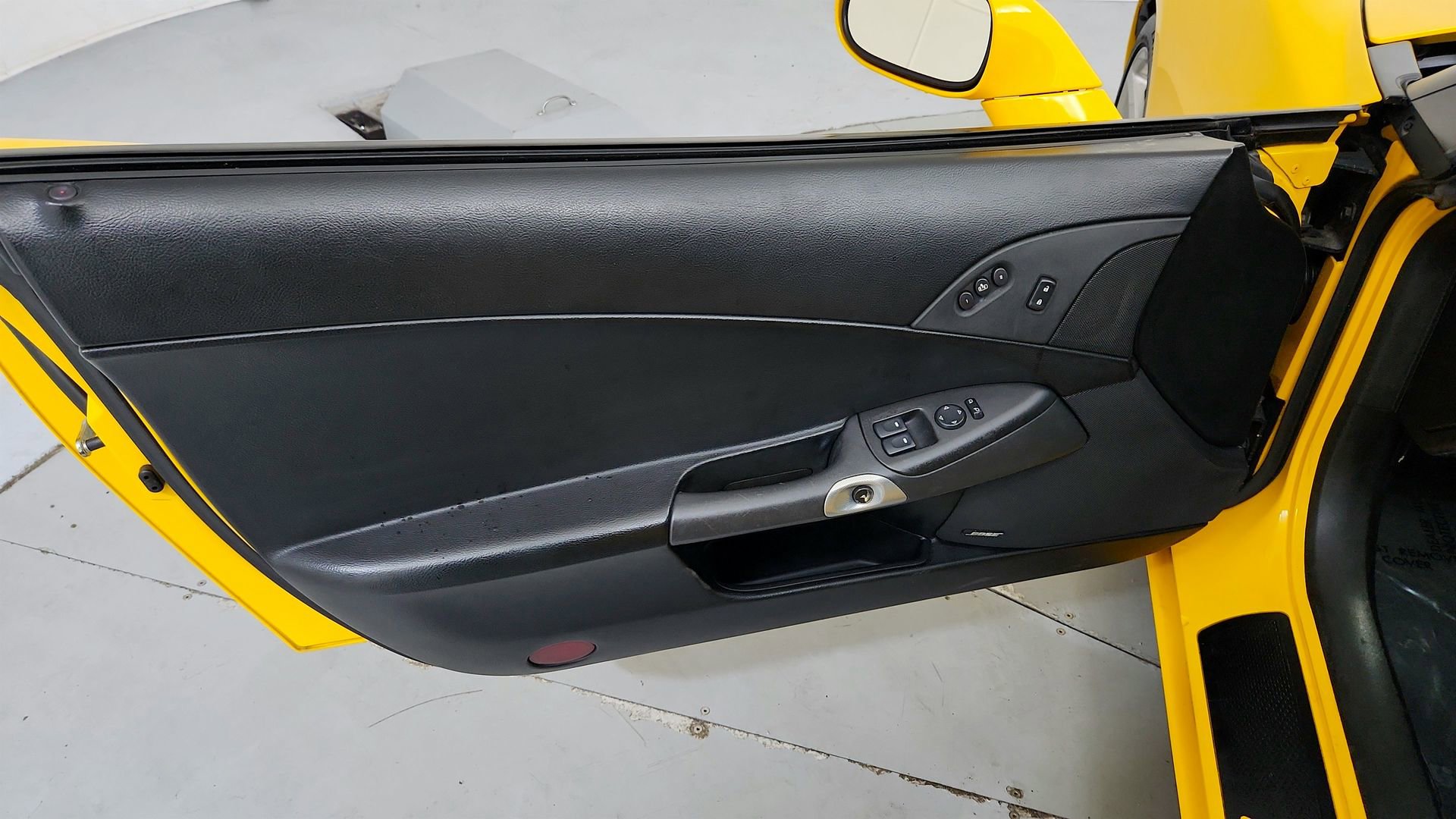 Used 2005 Chevrolet Corvette Convertible w/ Preferred Equipment Group image 11