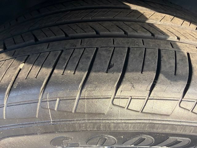 Used 2015 Ford Explorer XLT w/ Equipment Group 202B AWD/4WD image 26