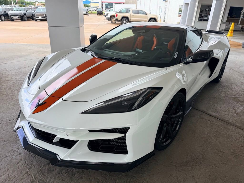 Used 2025 Chevrolet Corvette E-Ray w/ Stealth Interior Trim Package AWD/4WD image 18