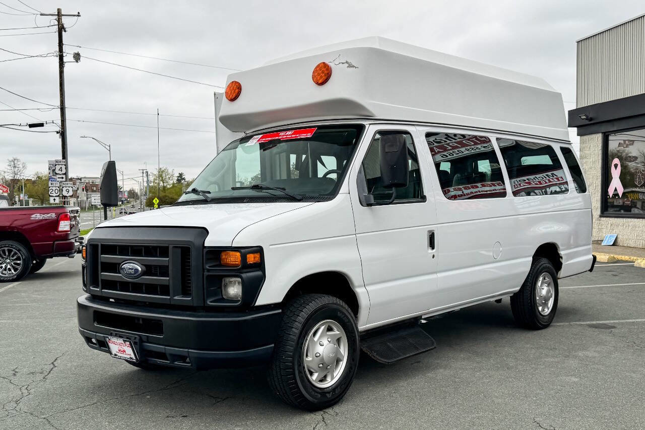 Used 2011 Ford E-350 and Econoline 350 Extended Super Duty w/ PWR Group RWD image 12