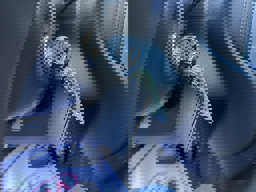 Used 2021 Chevrolet Silverado 1500 LT image 24