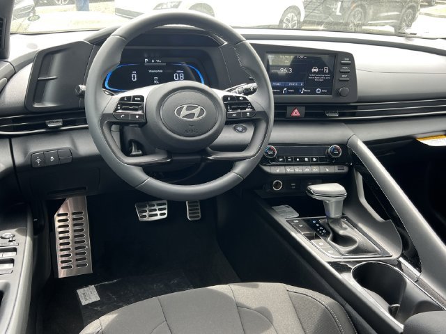 New 2026 Hyundai Elantra SEL Sport Premium FWD image 17