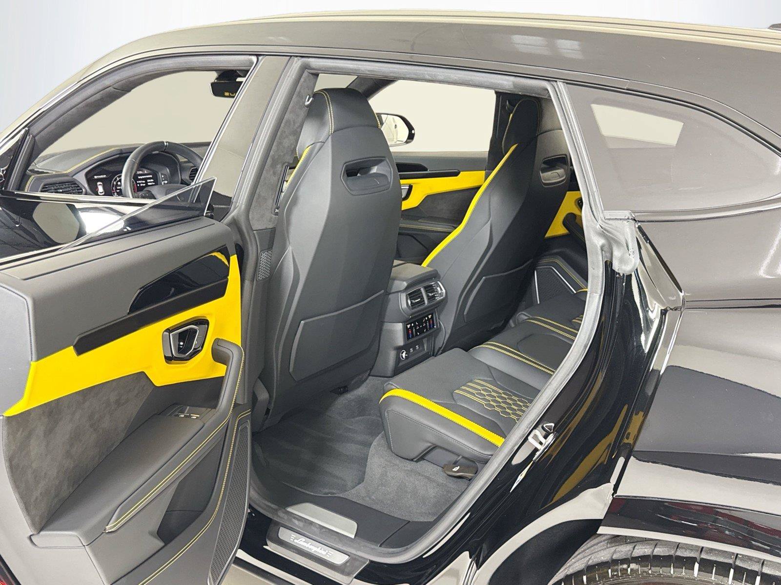 Used 2024 Lamborghini Urus S AWD/4WD image 27