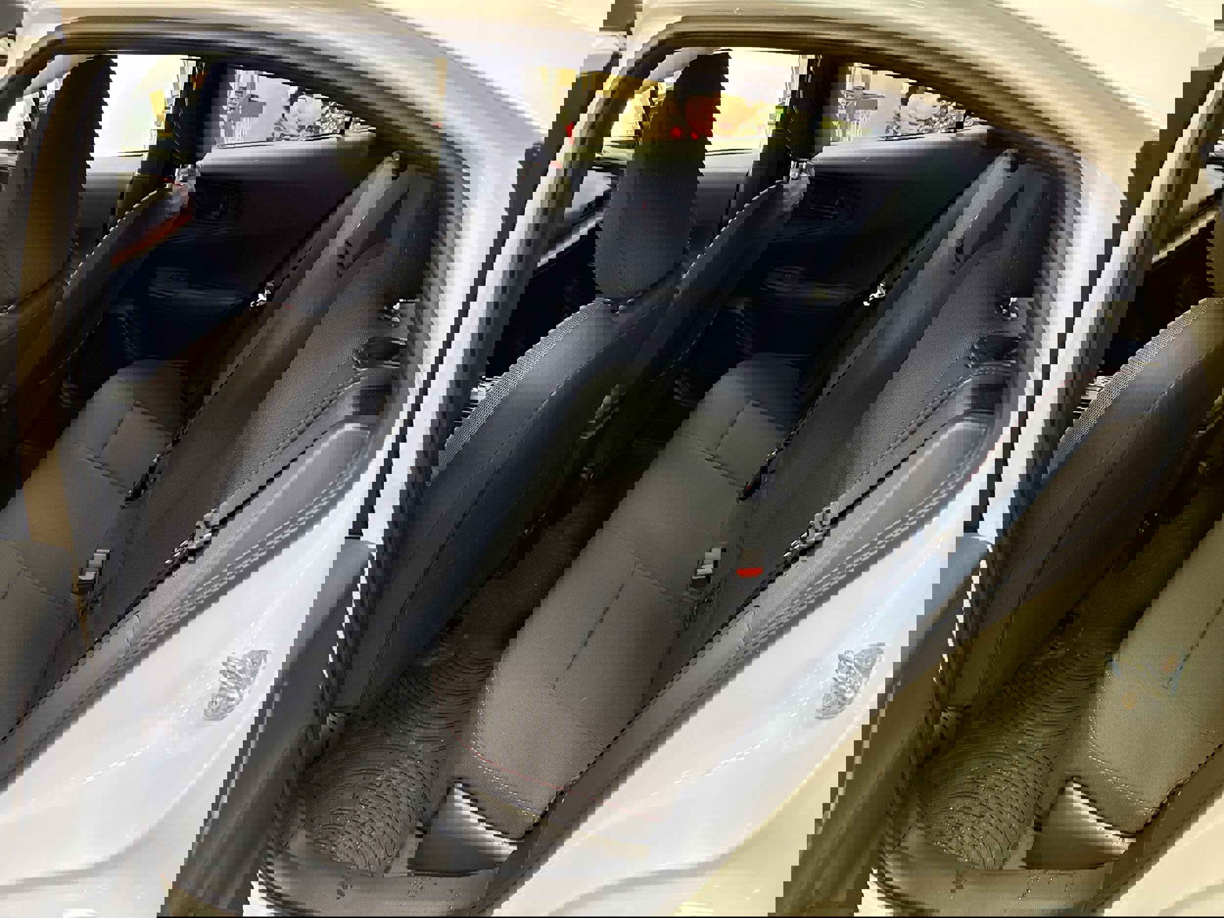 Used 2025 Toyota Prius Plug-In Hybrid image 8