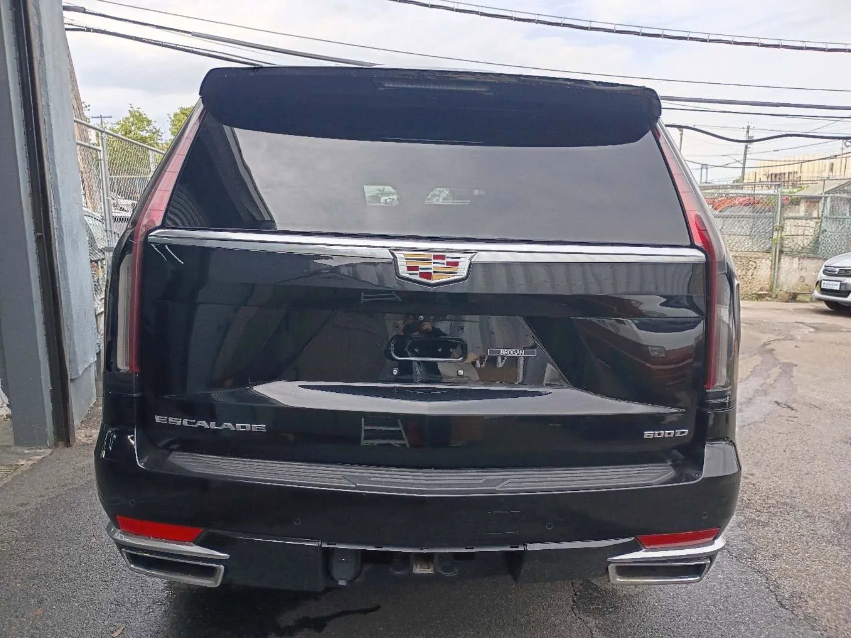 Used 2023 Cadillac Escalade ESV Premium Luxury AWD/4WD image 6