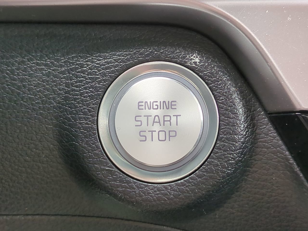 Used 2025 Kia Telluride S AWD/4WD image 29