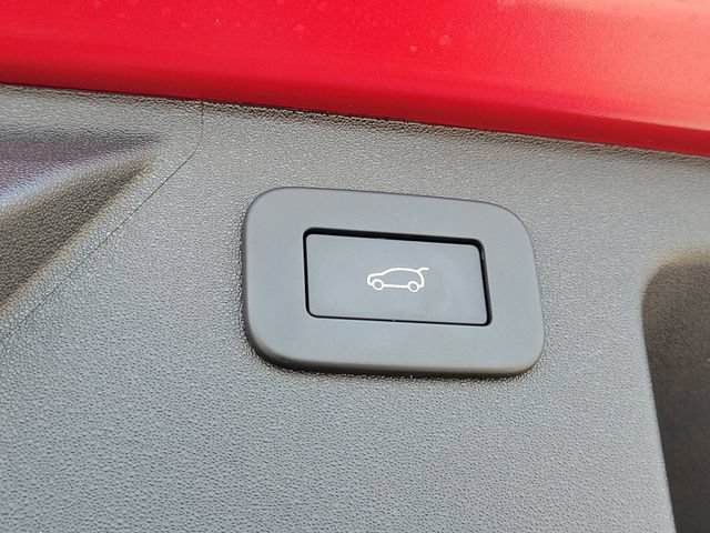 Used 2025 Land Rover Discovery Sport S AWD/4WD image 9