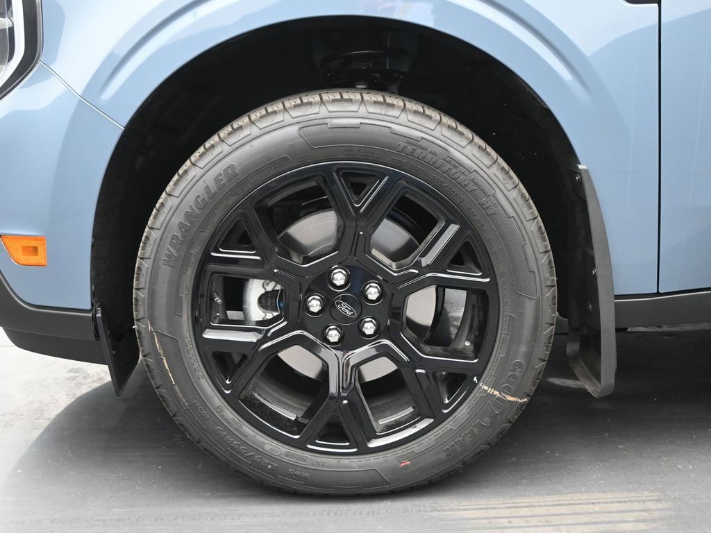 New 2025 Ford Maverick Lariat w/ Black Appearance Package image 14