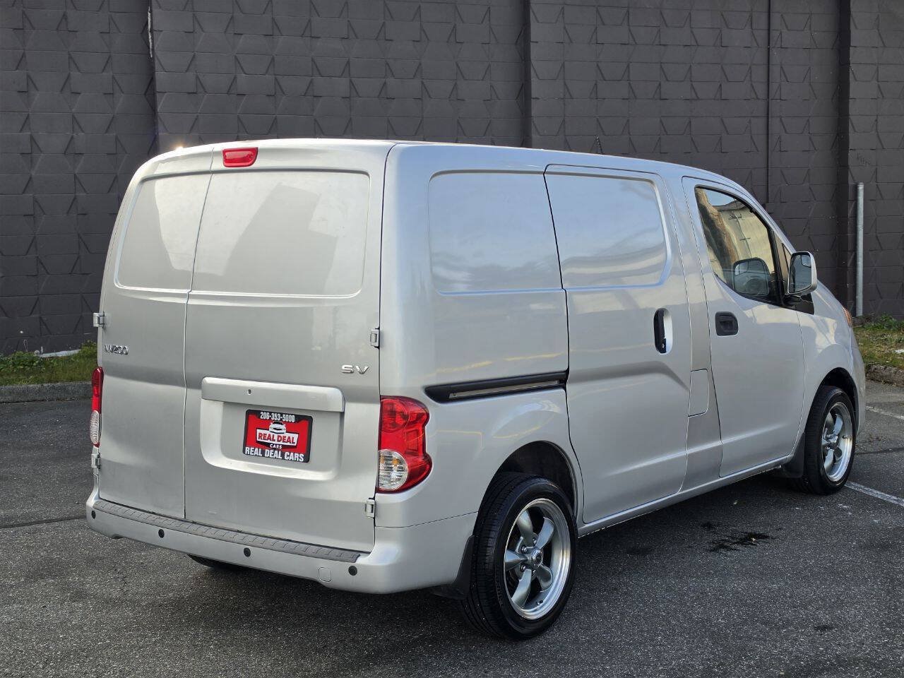 Used 2017 Nissan NV200 SV FWD image 7