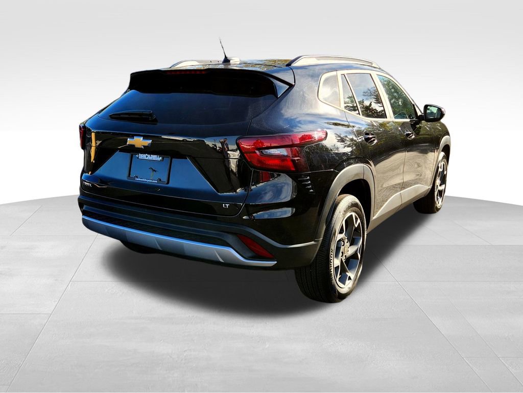 Used 2024 Chevrolet Trax LT image 7