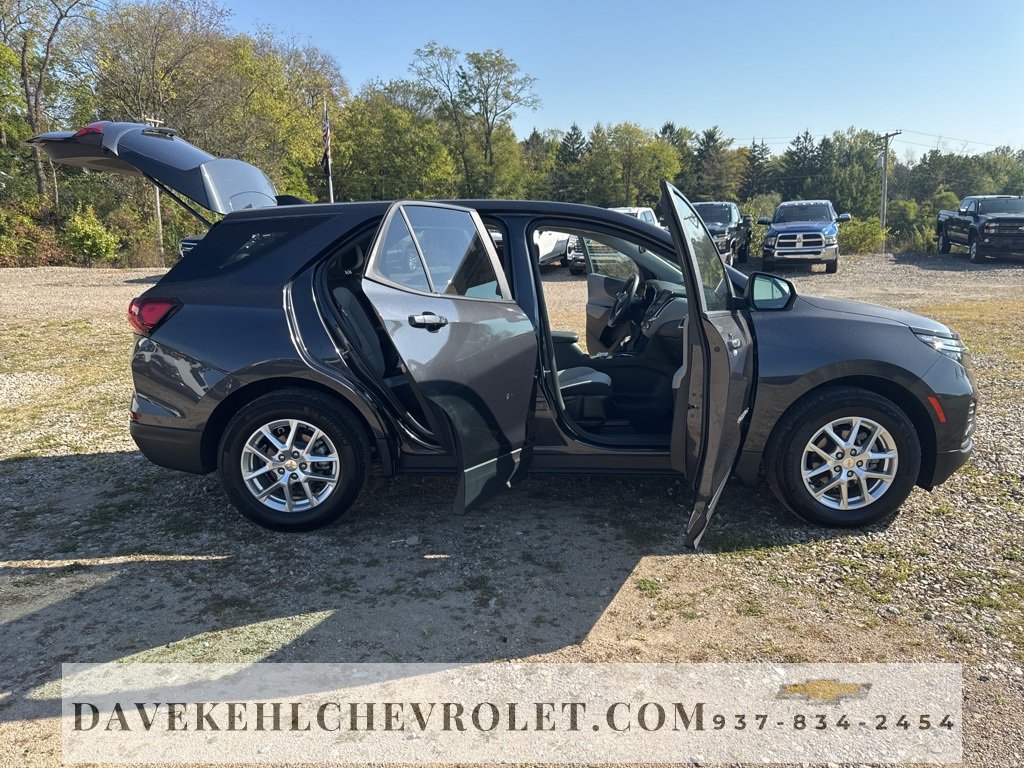 Used 2022 Chevrolet Equinox LS w/ LS Convenience Package image 35