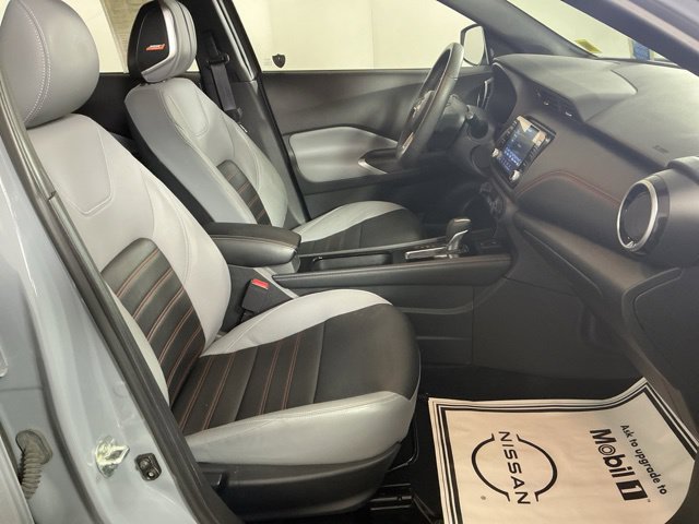 Used 2023 Nissan Kicks SR w/ SR Premium Package FWD image 5