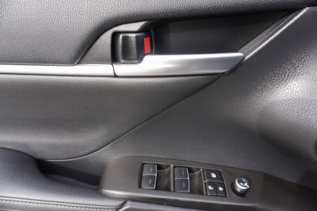 Used 2024 Toyota Camry XLE w/ Cold Weather Package image 9