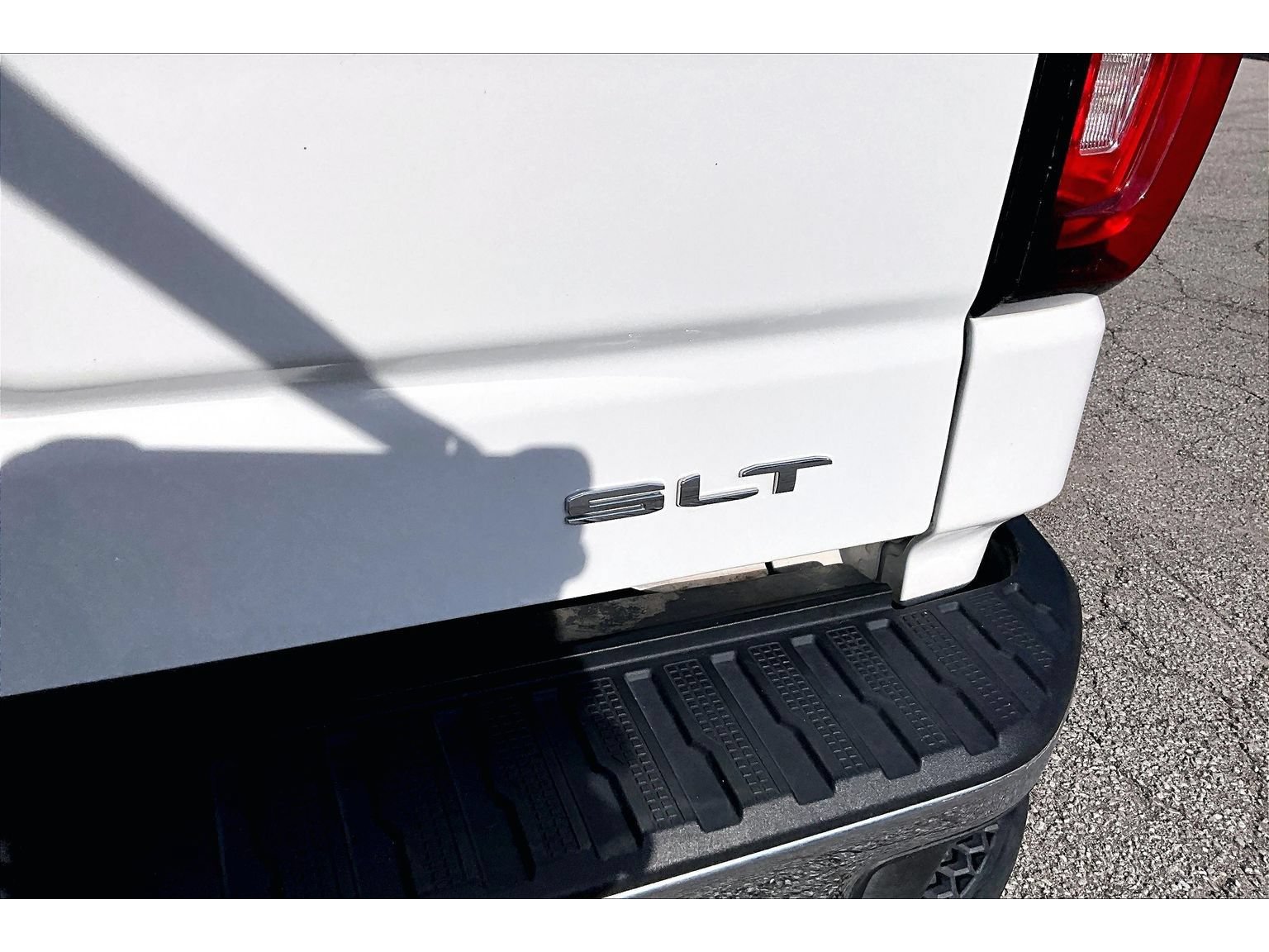 Used 2025 GMC Sierra 1500 SLT AWD/4WD image 39