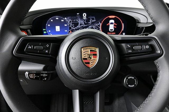 Certified 2025 Porsche Macan Electric image 9